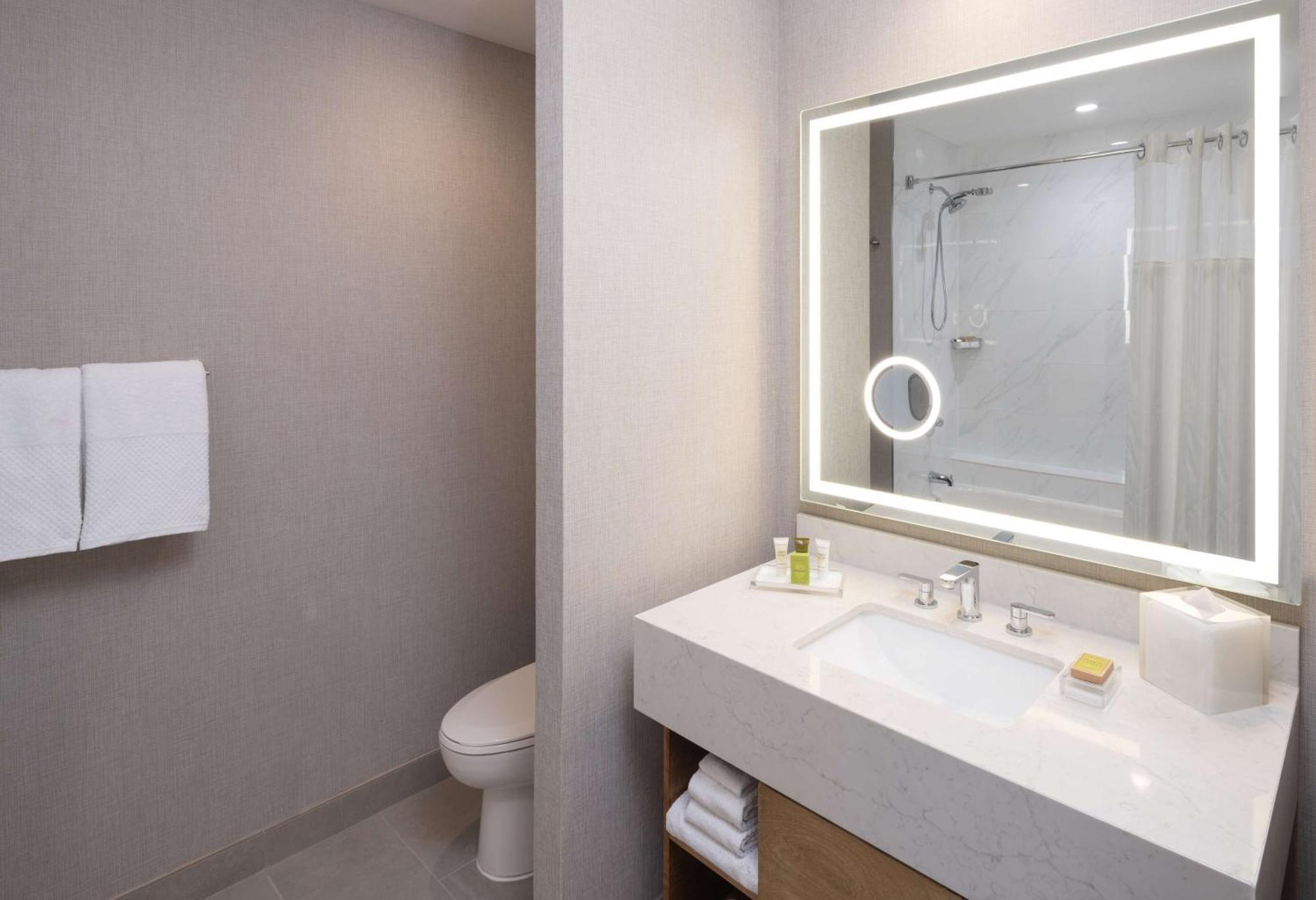 Hilton Houston North Otel Dış mekan fotoğraf